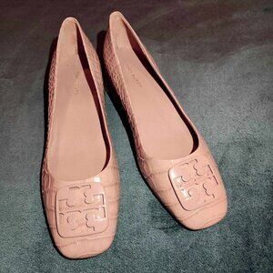 Tory Burch Pink pumps. Very beautiful design and color